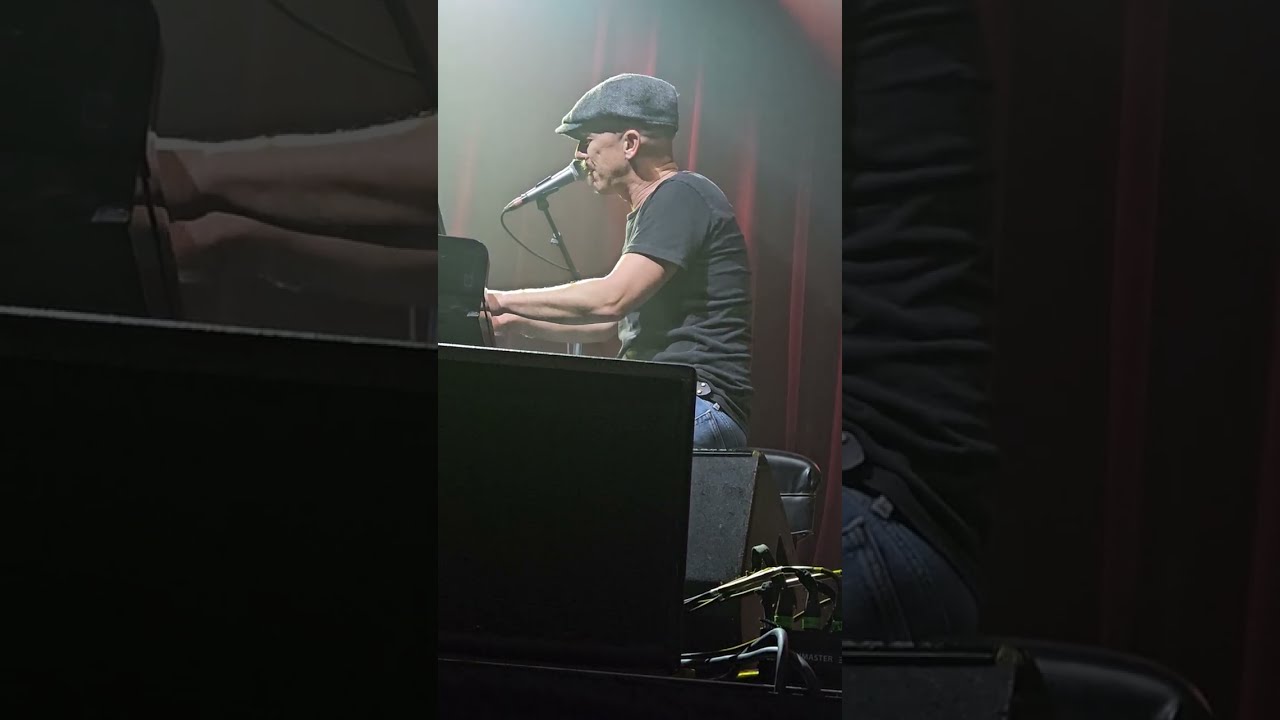 Foy Vance - Cradled in Arms/Roman Attack - Ventura Music Hall - Ventura, CA September 7, 2023