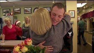 US Sailor Surprises His Mother For Christmas