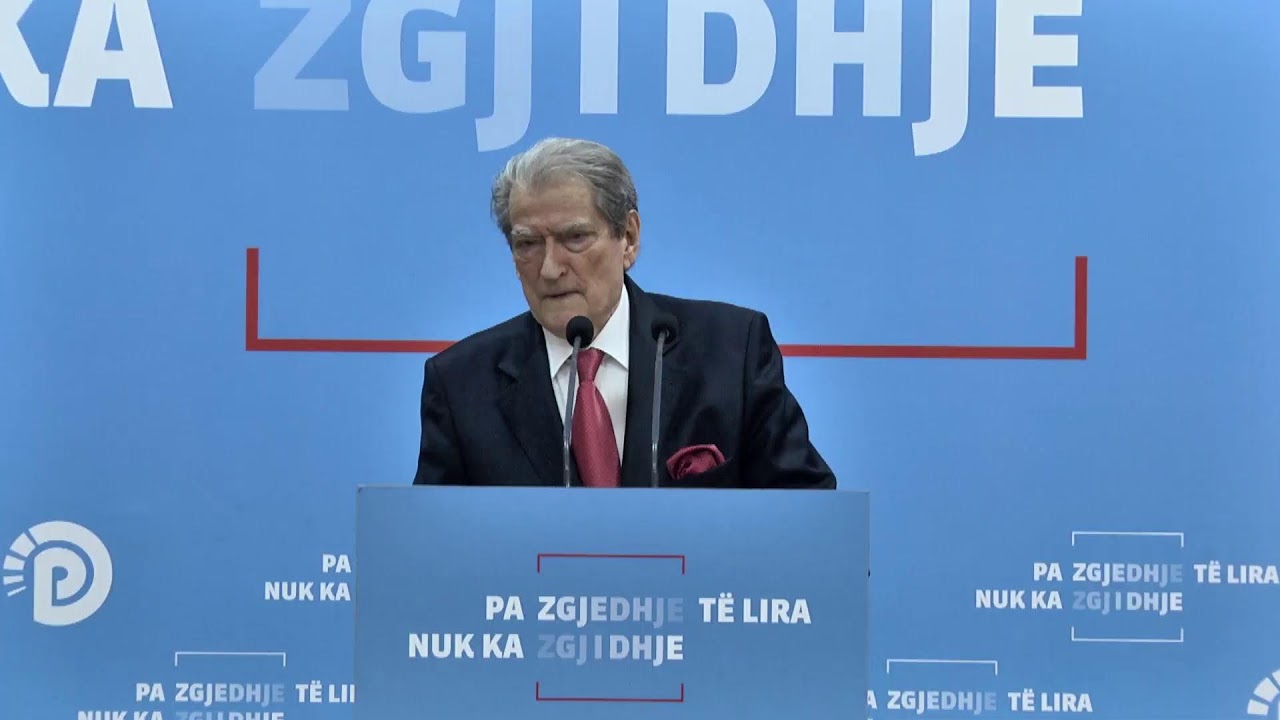 Kryetari i PD, Prof. Dr. Sali Berisha konferencë me gazetarët salla 