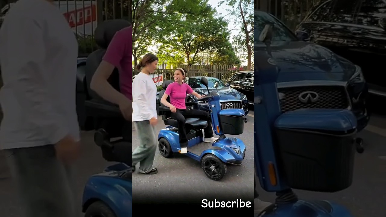 This small car can actually seat two people by turning the seat. I've learned a lot