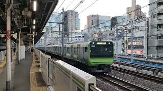 134.神田駅を発車する京浜東北線E233系