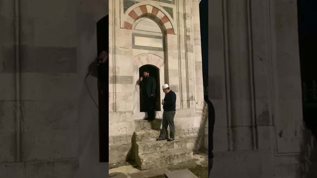 Sultanahmet Camii Müezzini Serkan yıldız ve Beyazıt Camii Müezzini İbrahim Pişgin - Hicaz Ezan