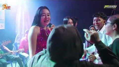 SA  MUSIK  /  MENDUA  /  ANISA  /   LIVE   ULTAH    SEPTIAN AIDAN  NUGRAHA   YG  KE  3 TAHUN