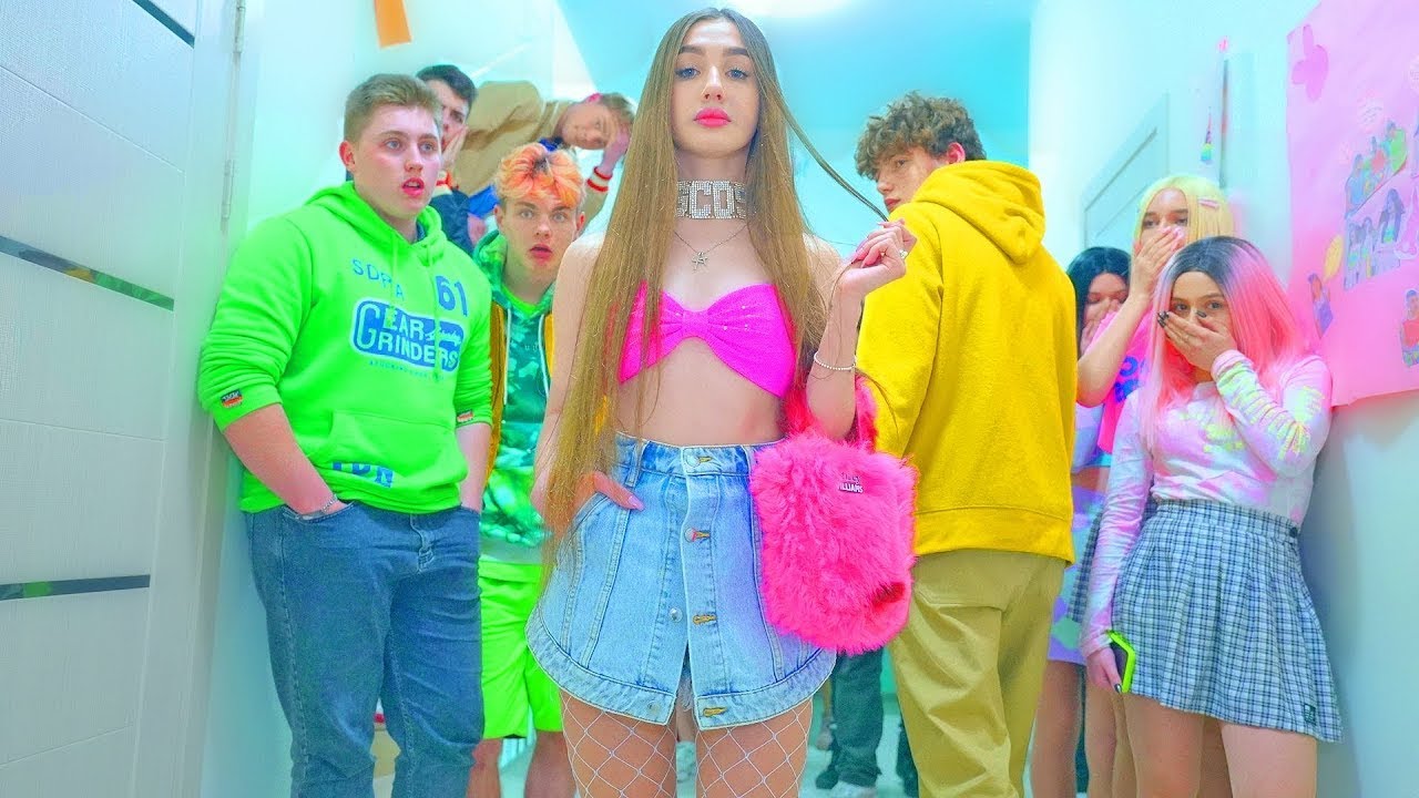 Marcus már nem figyelt Dianára? 💔Diana új megjelenése! Iskolai történet egy szerelmespárról