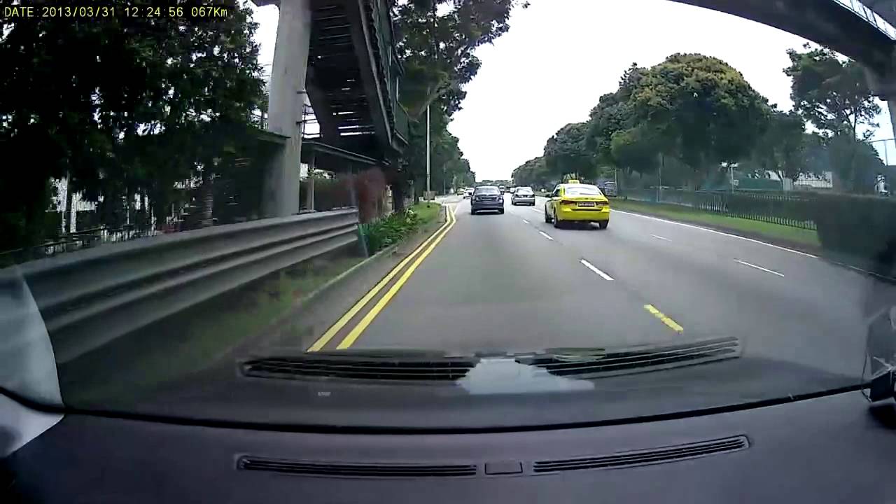 CityCab last minute cutting in to side exit