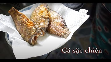 Cơm Trưa Ngon Lành Với Canh Chua Ngó Sen, Cá Sặc Chiên Giòn