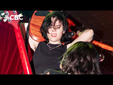 在 YouTube 上觀看「NOBRO perform Who The Hell Am I | CBC Music Live」 在 YouTube 上觀看「NOBRO perform Who The Hell Am I | CBC Music Live」