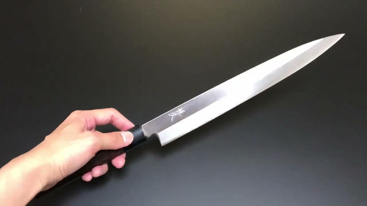 日本鋼　先丸柳刃包丁　9寸 久 Tsunehisa 柳刃包丁 九寸 (270mm) 銀紙三号鋼 紫檀丸柄 - YouTube