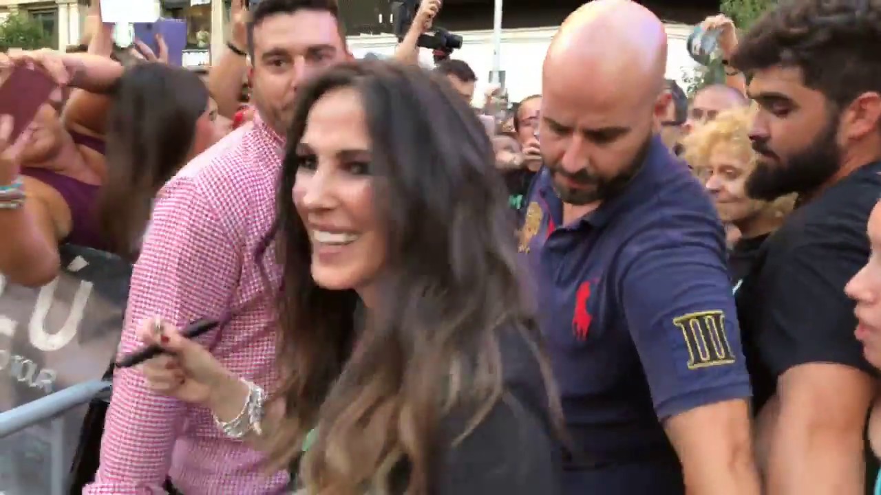 Malú presenta 