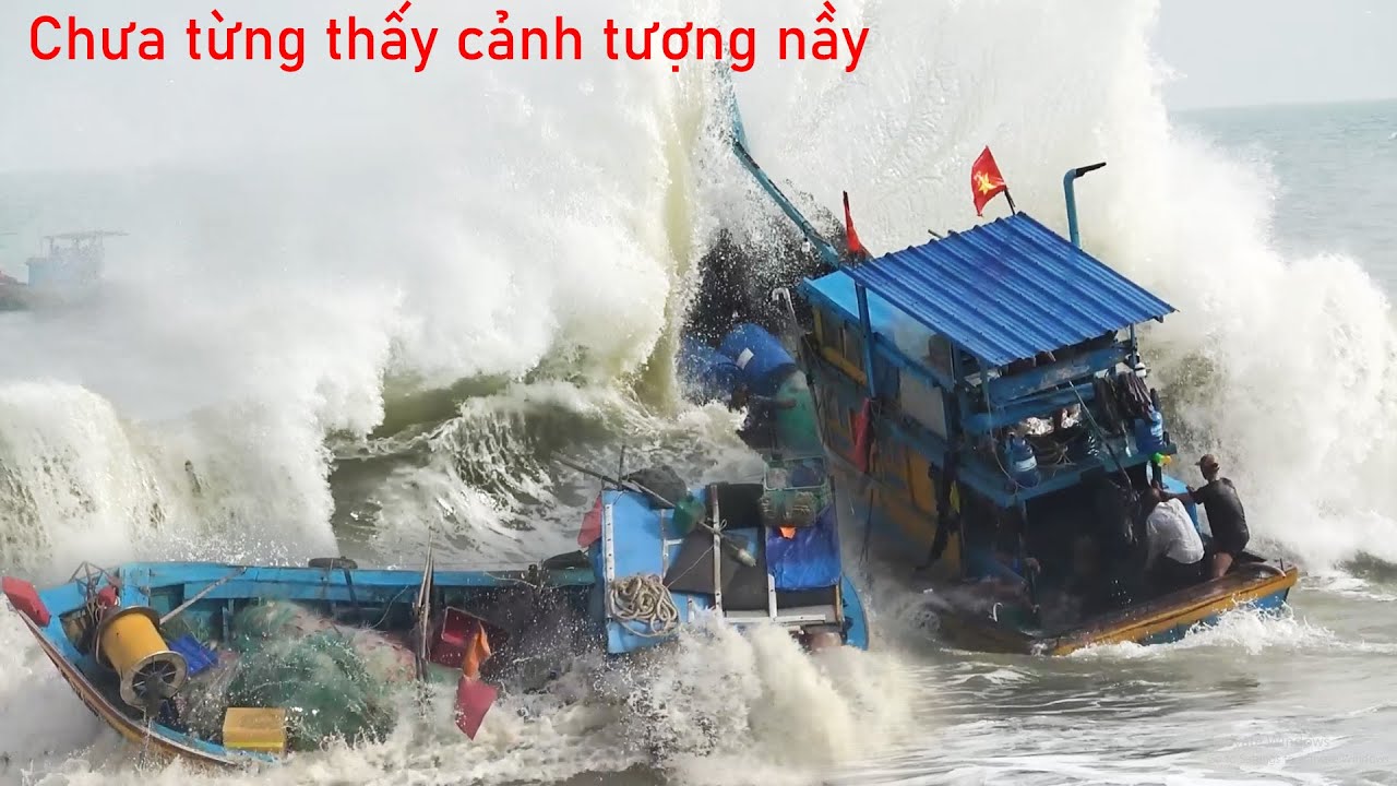 Bão Koto sóng cao quá khủng khiếp còn hơn phim hành động ở cửa biển/Bão số 15/Koto storm
