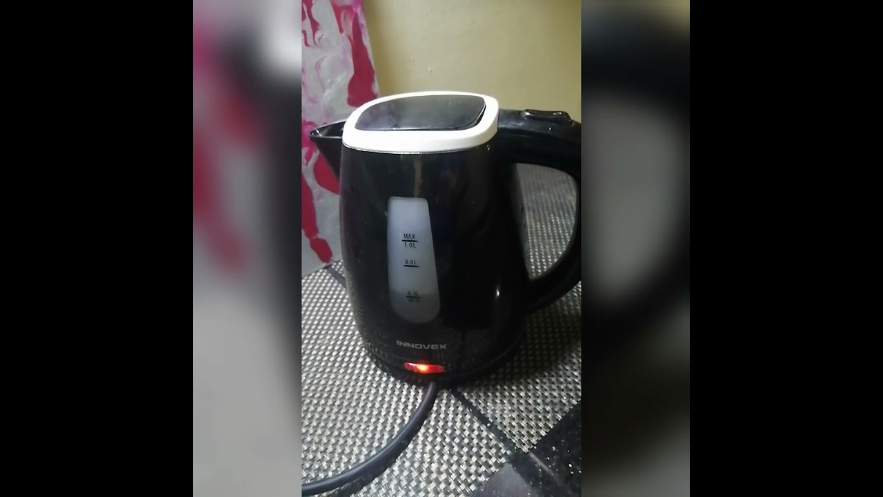 Fix crooked plastic containers using hot water