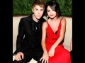 Justin Bieber and Selena Kissing Photo !