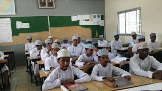 تعليم آية الكرسي للطلاب بصوت القاريء/ عمرو عمر. مدرسة الشيخ الحصري