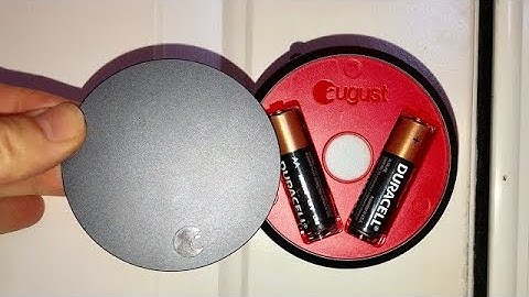 AUGUST SMART LOCK BATTERY REPLACEMENT  -How to get the deep battery out! EASY 👍😎