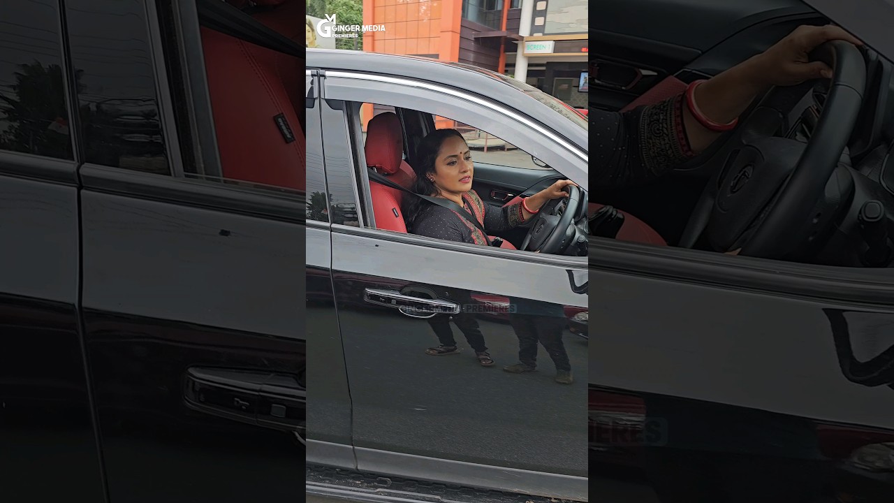 ഉപ്പും മുകളിലെ അമ്മ പുതിയ സിനിമ കാണാൻ കാറിൽ പാഞ്ഞെത്തിയപ്പോൾ 🥰💞 | 