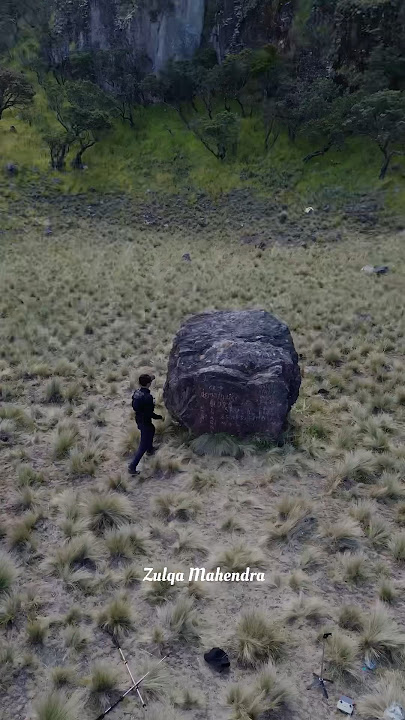 BATU MISTERIUS DI GUNUNG LAWU #pendakian #pendaki