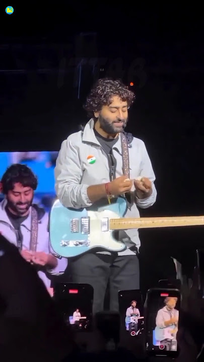 Zaalima 💖🔥 Arijit Singh Live Singing in Concert | Lyrics M1 #zaalima #arijitsingh #whatsappstatus