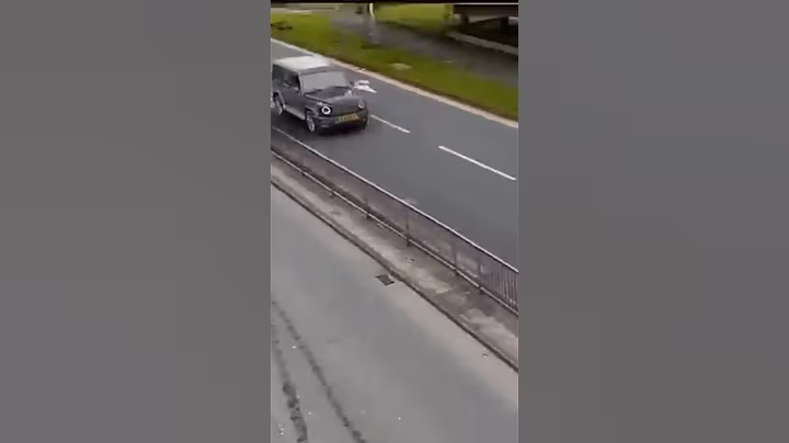 G wagon AMG police chase, insane move, flips over and lands perfectly!