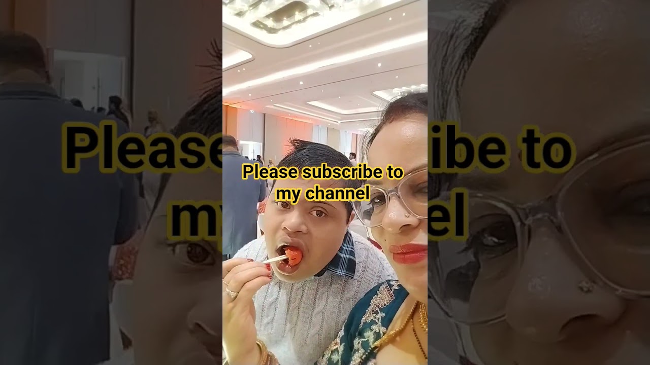 party mein beta aur mamma ka fruit time