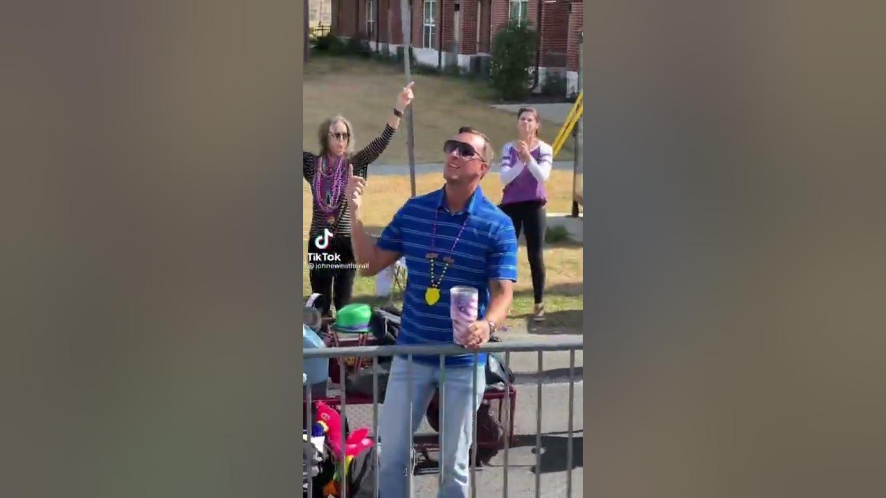 Pretty In The Face But She Super Thick Tiktok Lyrics Ain't too pretty in the face, but she super thick tik tok viral video
