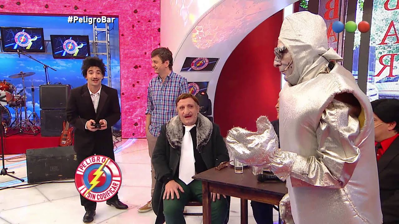 Nestor Oman Biyik y su robot Mercurio -  Peligro sin codificar