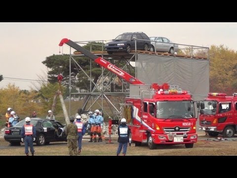 活躍する救助工作車のクレーン Youtube