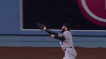 COL@LAD: Blackmon robs Ethier with running catch