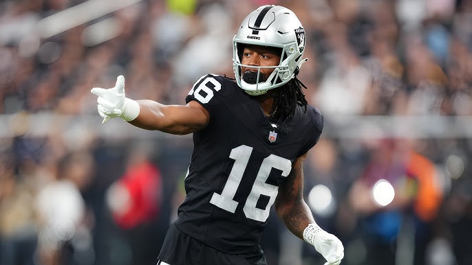 Raiders discussing extension with fan-favorite WR