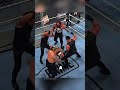 Roman Reigns DESTROZÓ a toda la Bloodline desde la jaula