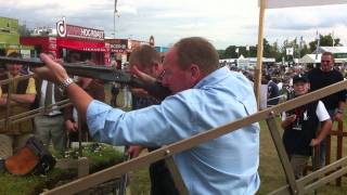 Double Gun loading competition CLA Game Fair Guns on Pegs screenshot 3