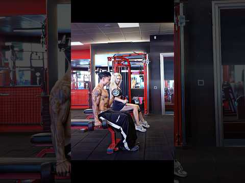 Girls Reaction to Calisthenics 🥶☠️#calisthenics #reaction #gym #motivation #respect #strength#viral