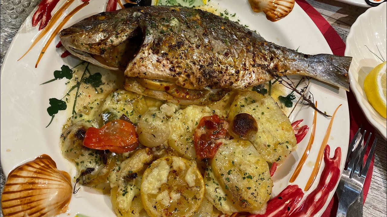 أروع واسهل طريقة لتحضير سمك الدوراد يالبطاطس في الفرن وأكدولي على التعسالLa Dorade au four un délice