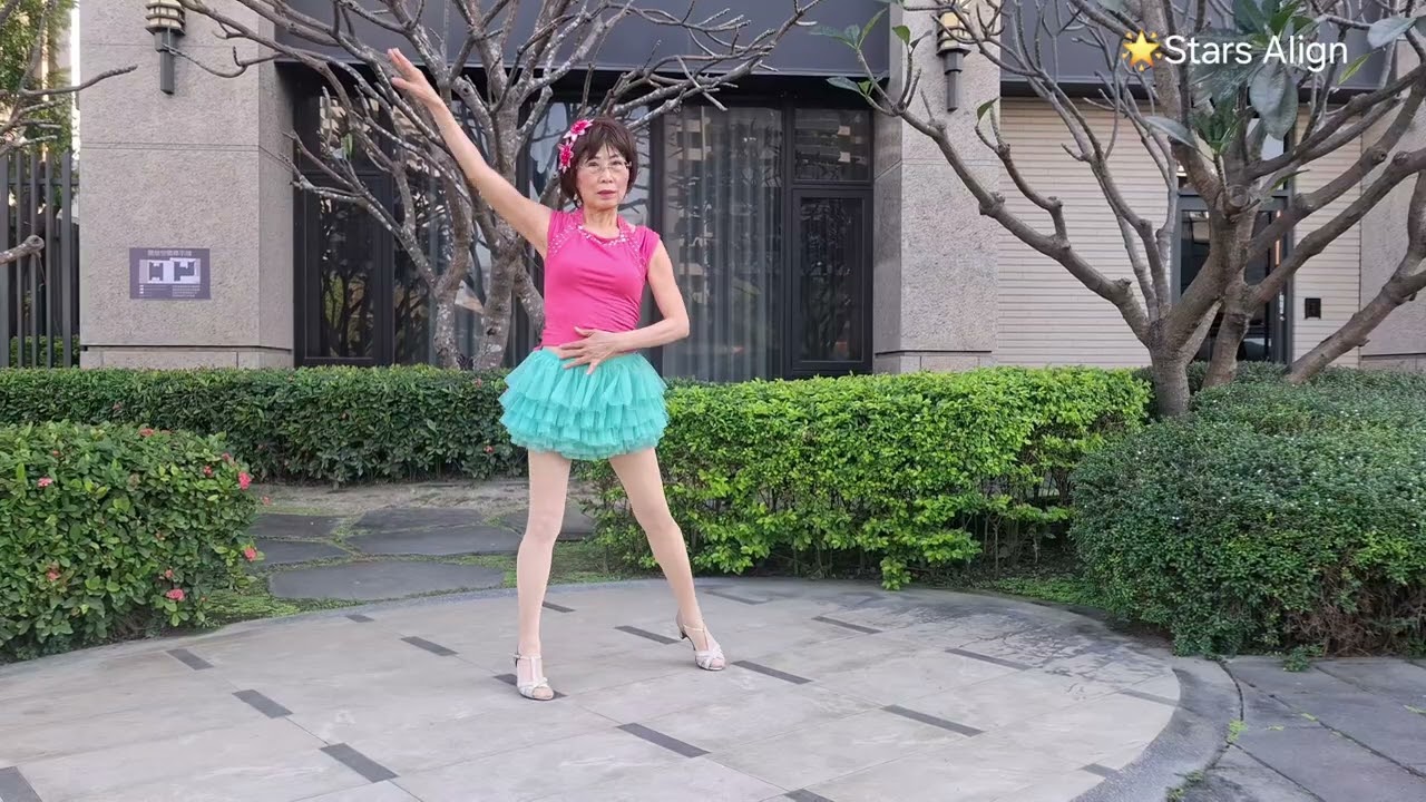 STARS  ALIGN 蔡依林 Jolin Tsai & R3HAB 教學示範：蔡馥伊 #單人舞