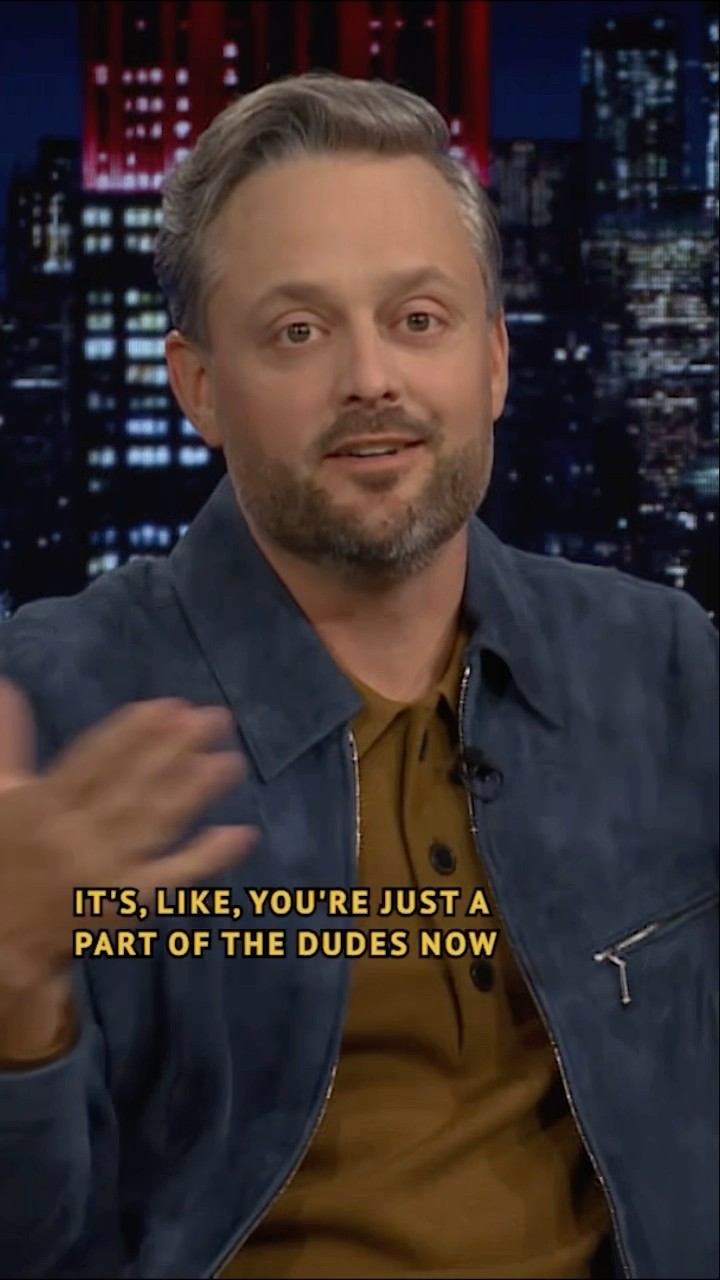 Jimmy bunked with #NateBargatze on his bus for his Be Funny Tour ? #FallonTonight
