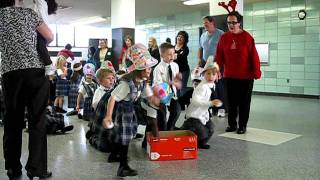 video   20111222   002   Audrey kindergarten xmas party