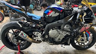 Khi 4 thợ tấp một em BMW S1000RR 2018