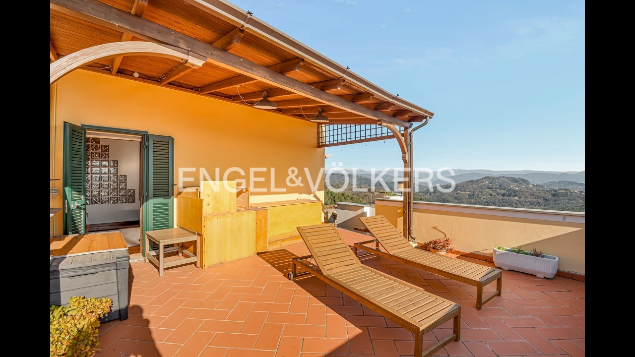 Semi-indipendente ristrutturata sulle colline di La Spezia, con vista panoramica sul Golfo