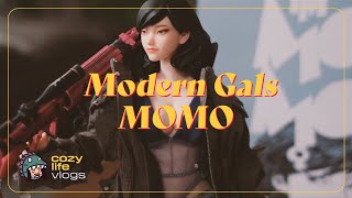 Unboxing Modern Gals Momo, designed by Ashley Wood and Underverse