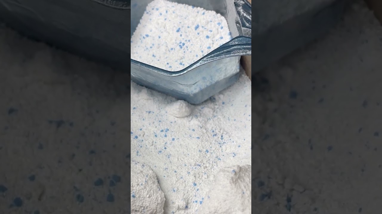 You're using way too much laundry detergent