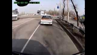 Алматы. Маневры без поворотников 20150220 1113