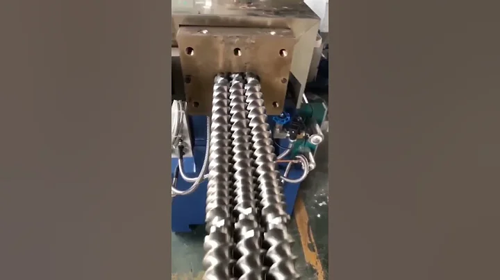 three screw extruder is being assembled for high filling material - DayDayNews