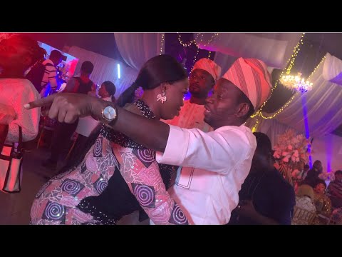 SEE WHAT MIDE MARTINS DID TO DAMILOLA ONI AS SHE WAS FREAKING HER HUBBY AFEEZ OWO AT REGINA PARTY