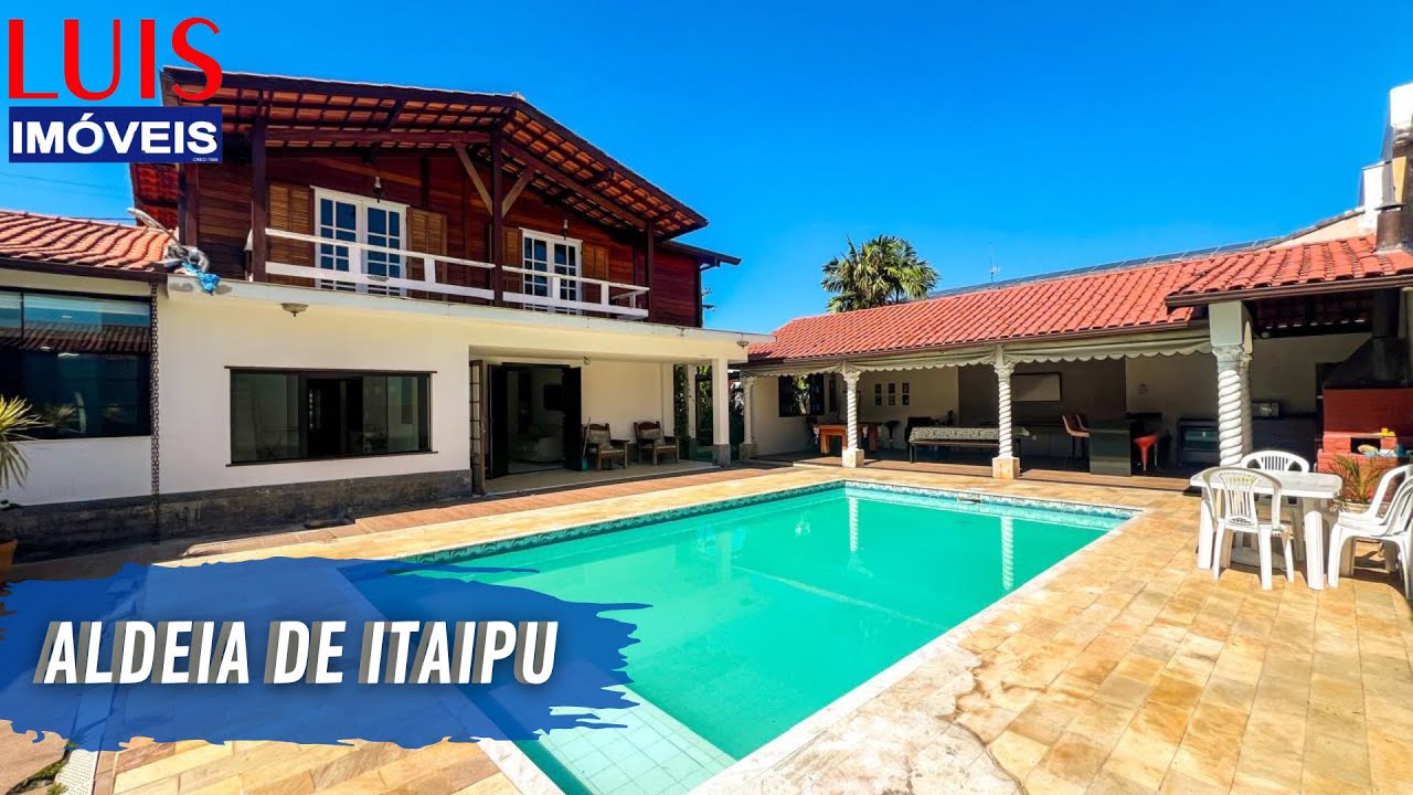 Casa recém-reformada c/ 5 suítes e uma big área de lazer em condomínio de luxo em Itaipu