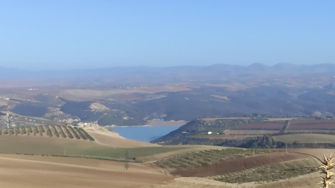 جمال الطبيعة بين منطقة الشادكة بعزابة نحو منطقة الواتة وسد علال الفاسي أو ايت أيوب أواخر خريف 2021.