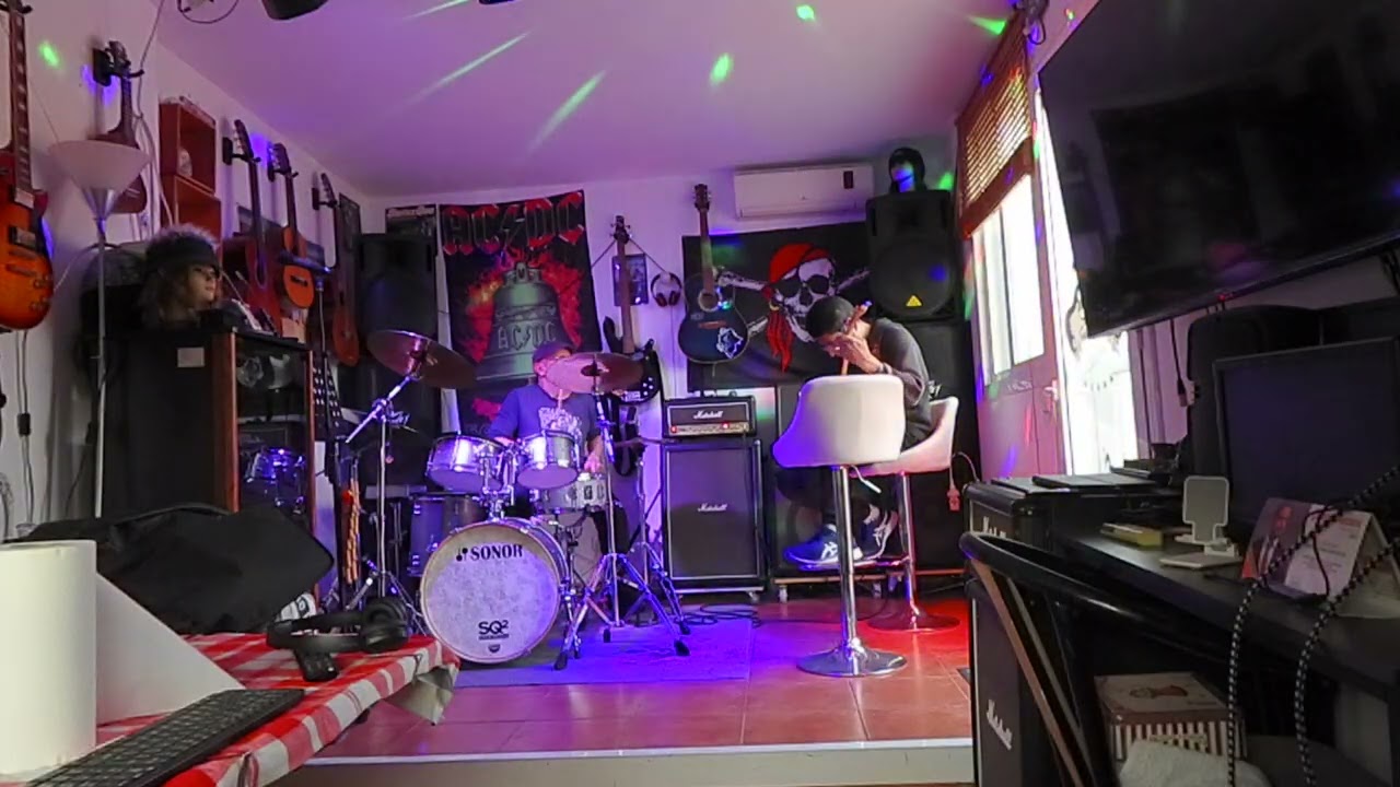 Metal Pocho 08 11 2025 1 -  Astucia completa