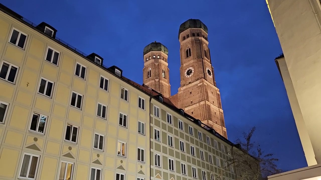 München (M) Altstadt kath. Frauenkirche : Glocken 1 3 und 5 (A0 d1 e1) 