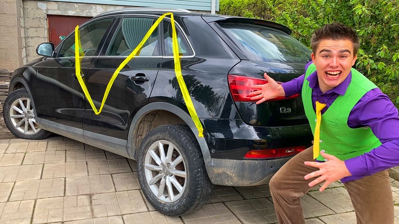 Полицейский попытался выполнить трюк с семейным мотоциклом и уронил его — забавное видео.