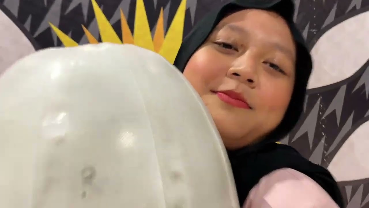 Vlog eps 1 ( AEON Mall Cikarang with Nayla)