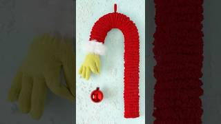 DIY Grinch Hand Christmas Decoration - #christmasdecorations #diychristmascrafts #christmascrafts
