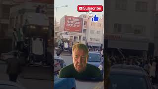 Kıbrıslılar Lefkoşada,Suriyede Esat Rejiminin Yıkılmasına Sevinen Grupları İzlerken